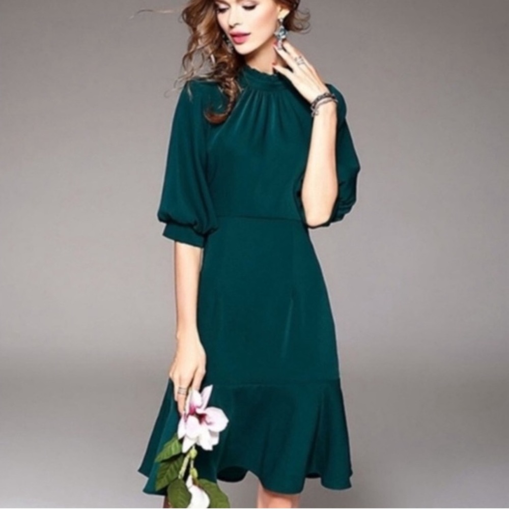 Emerald green METISU Dress.